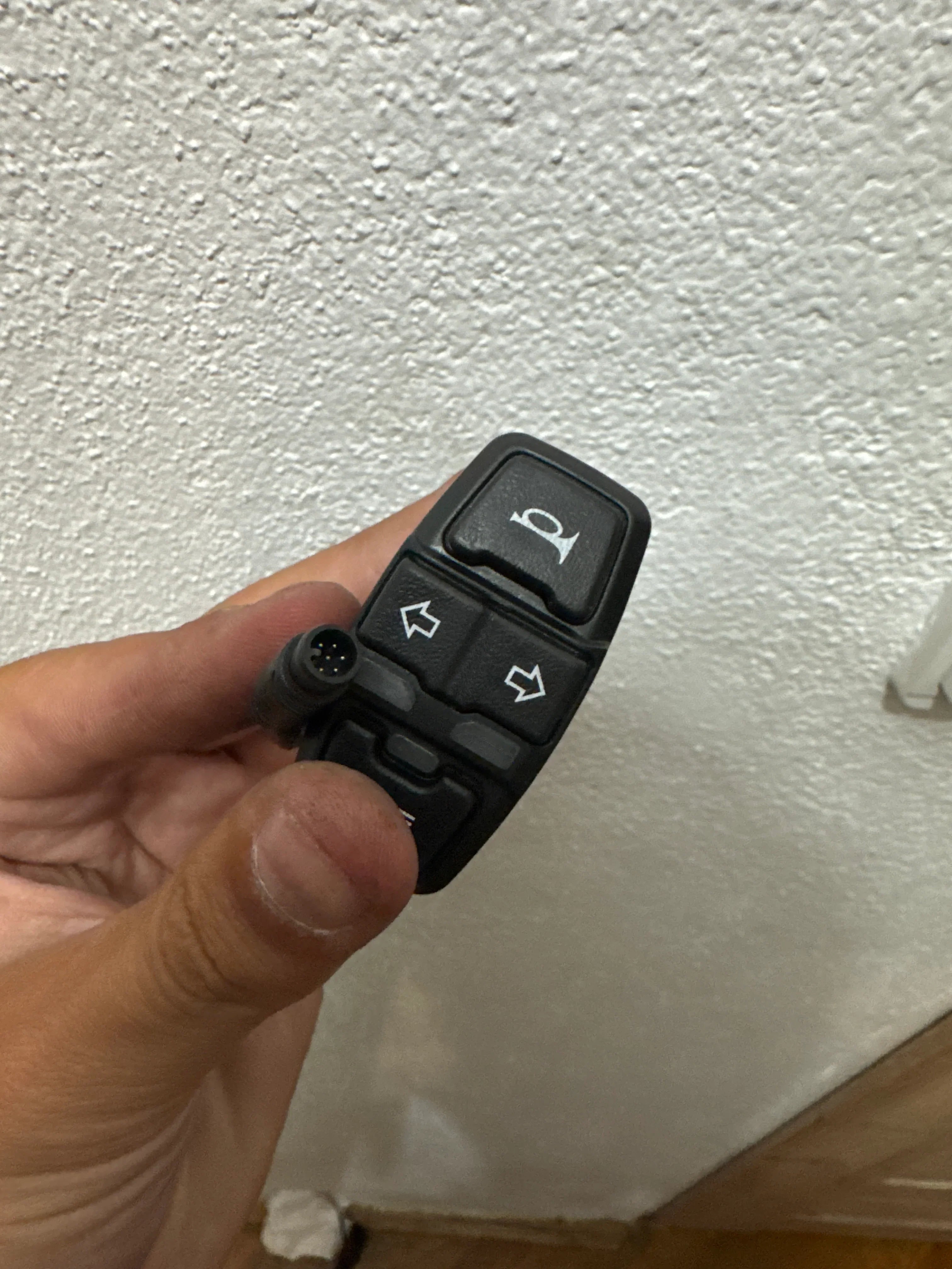 Original headlight bracket and triple switch for BOYUEDA E-scooters